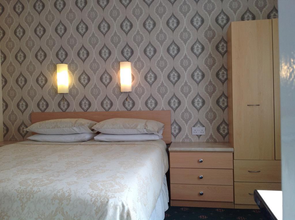 ホテル Myrtle House ブラックプール 部屋 写真